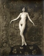 Alfred Cheney Johnston_~1930_Nude at the tapestry_2.jpg